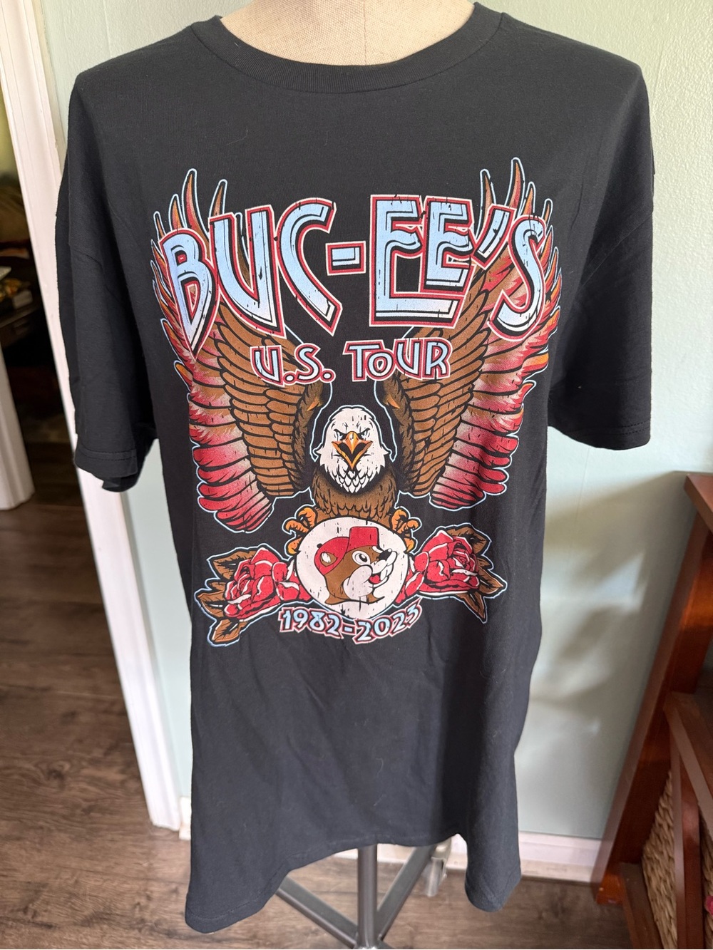 Bucees Buc-ee’s Beaver US Tour Eagle Print Black Short Sleeve Shirt Size Large